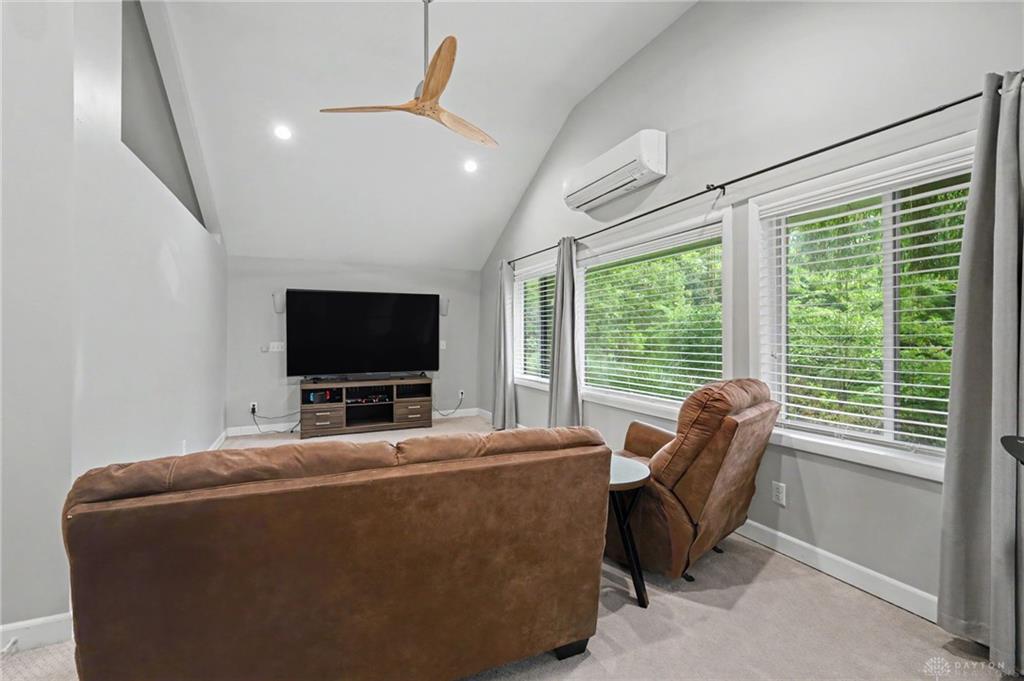 101 Thruston Property Photo 8