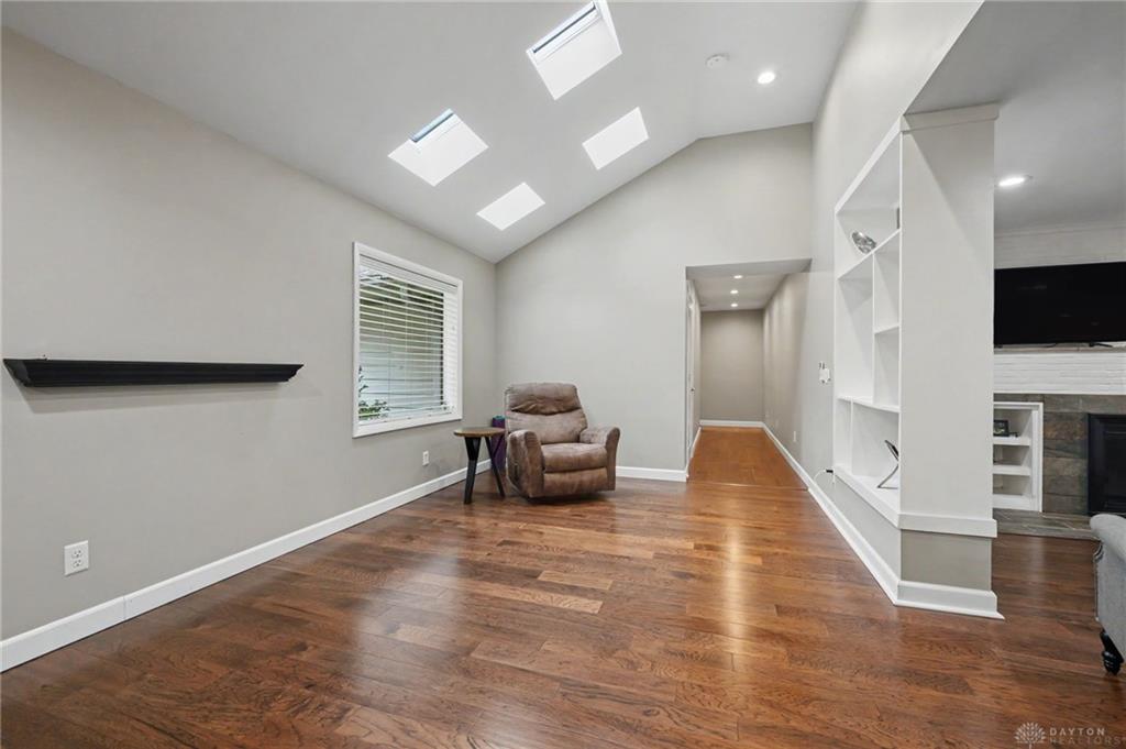 101 Thruston Property Photo 24