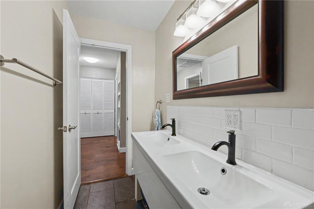 101 Thruston Property Photo 39
