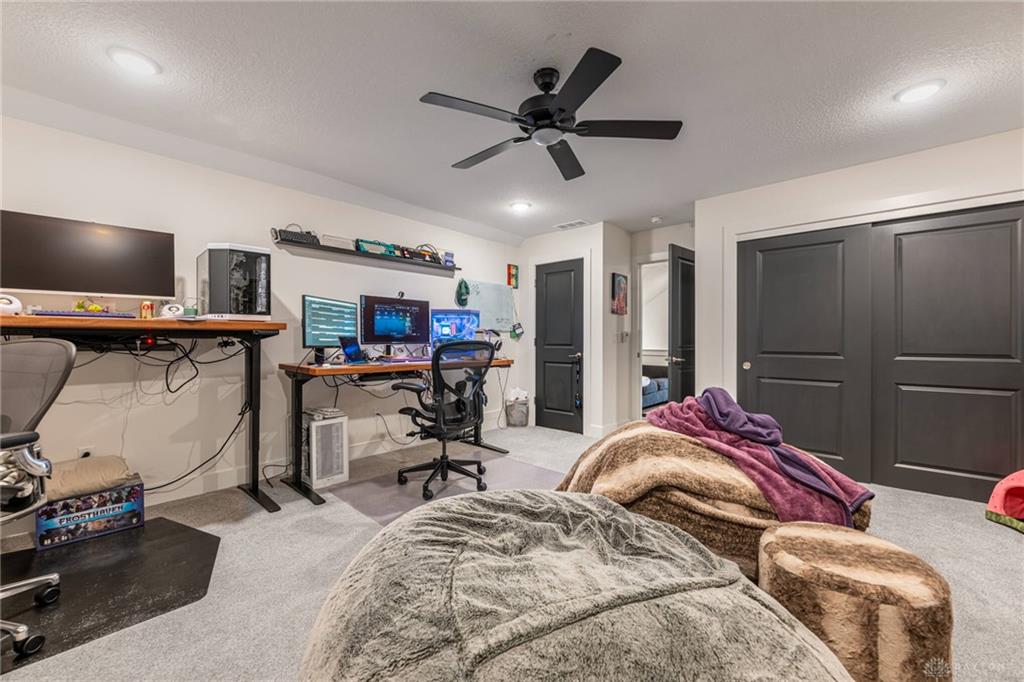 2026 Lariat Property Photo 28