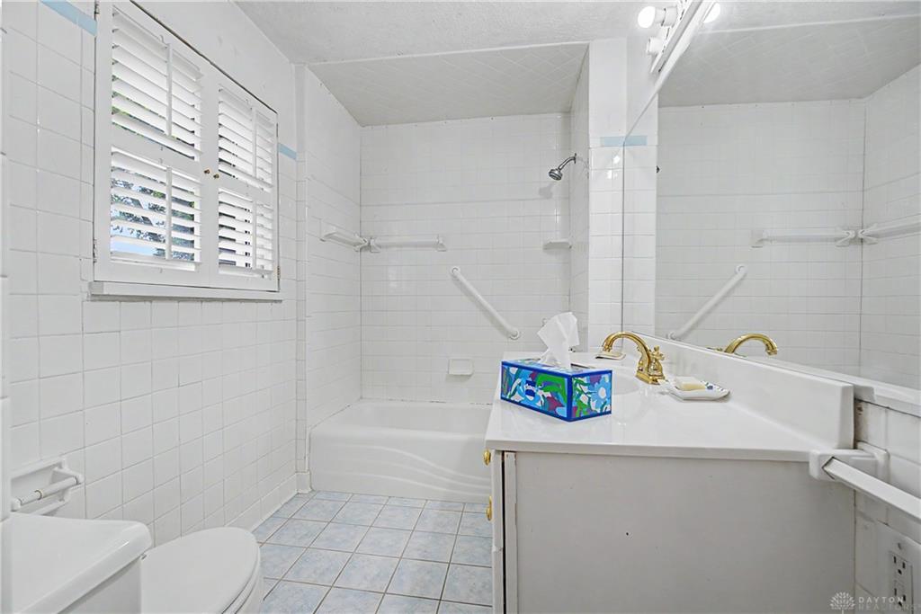 100 Greendale Property Photo 30