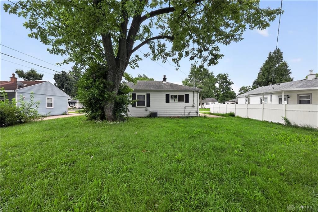5279 Ferngrove Property Photo 3