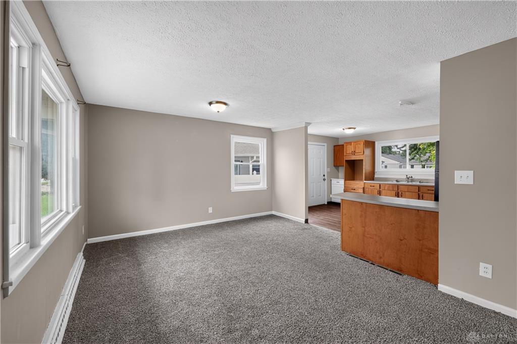 5279 Ferngrove Property Photo 5