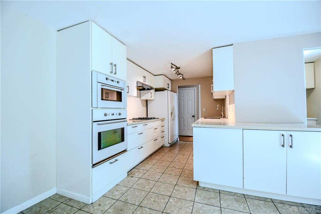 536 Brandwynne Property Photo 12