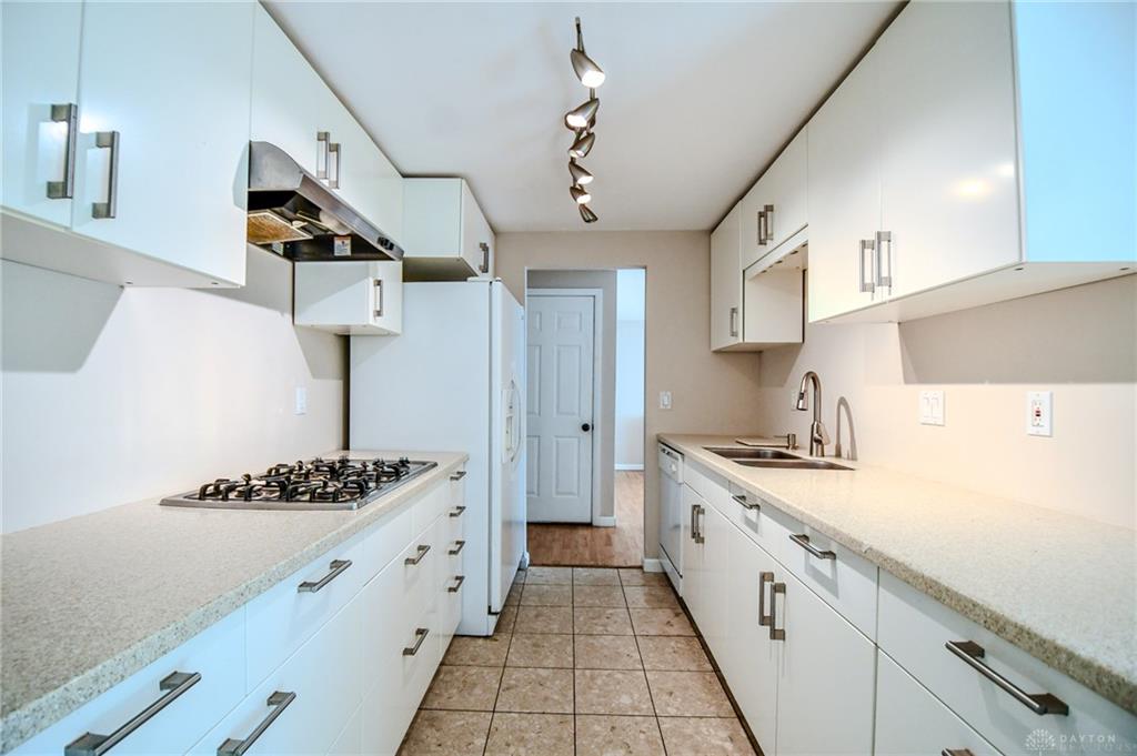 536 Brandwynne Property Photo 14