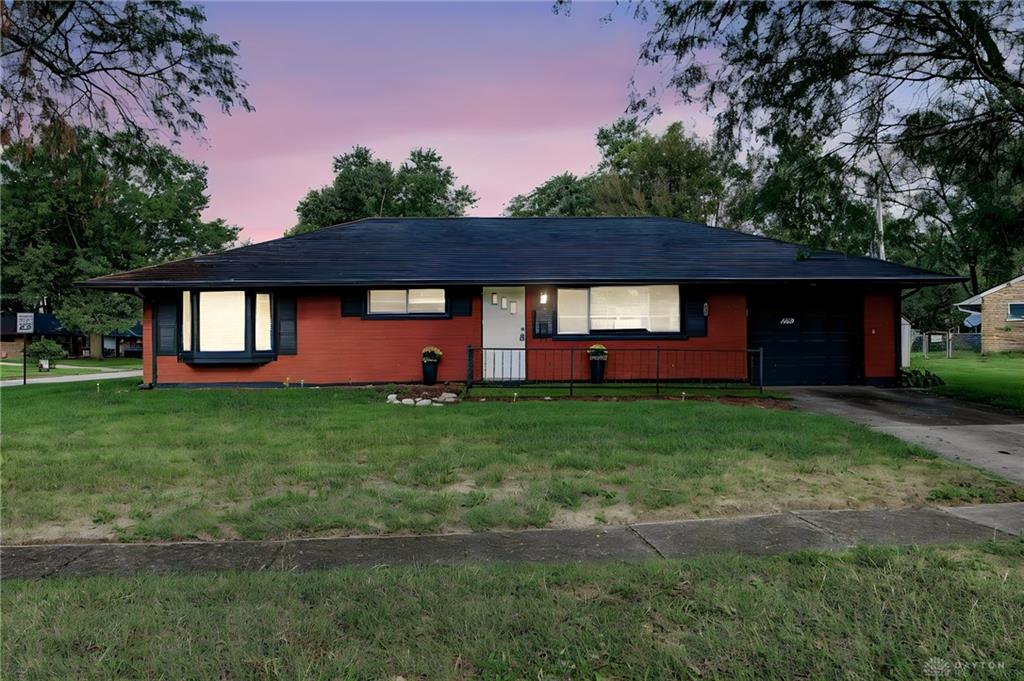 4689 Loxley Property Photo 1