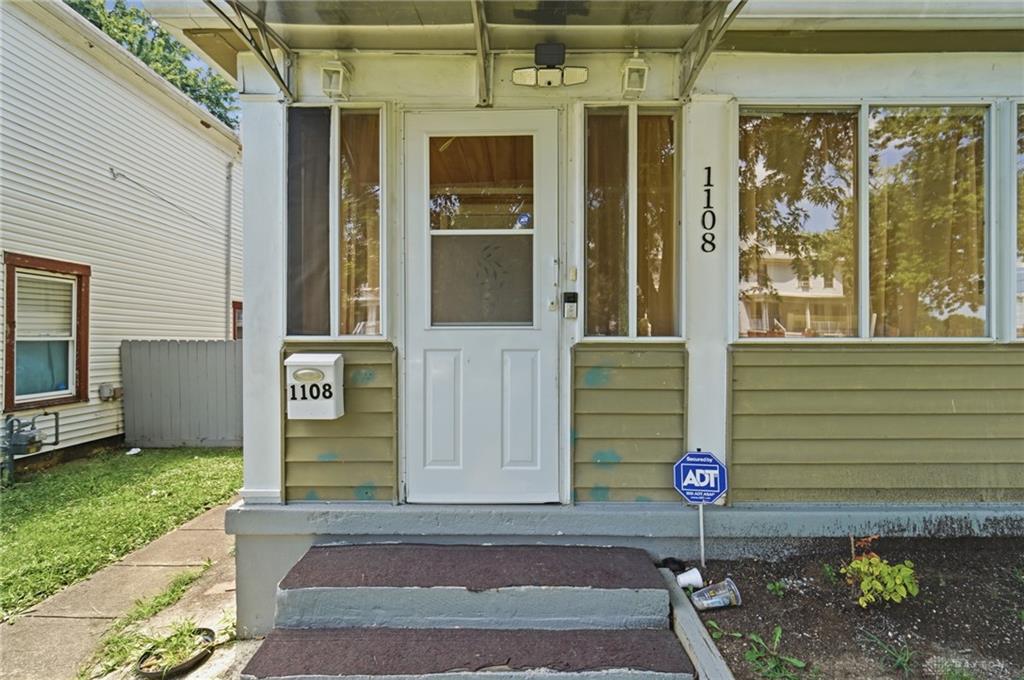 1108 Demphle Property Photo 5