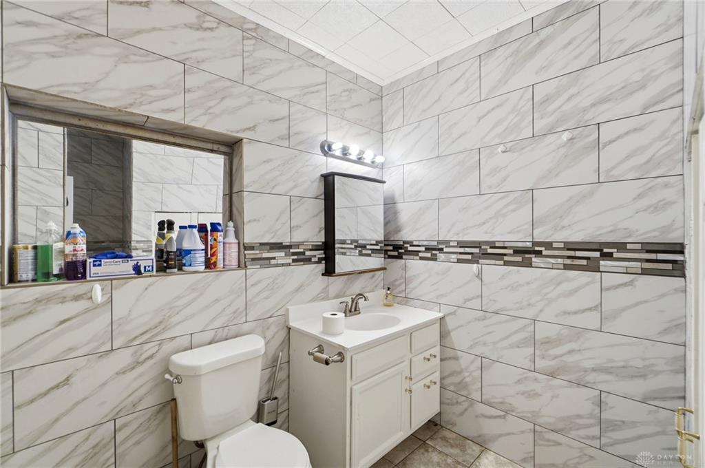 1108 Demphle Property Photo 20