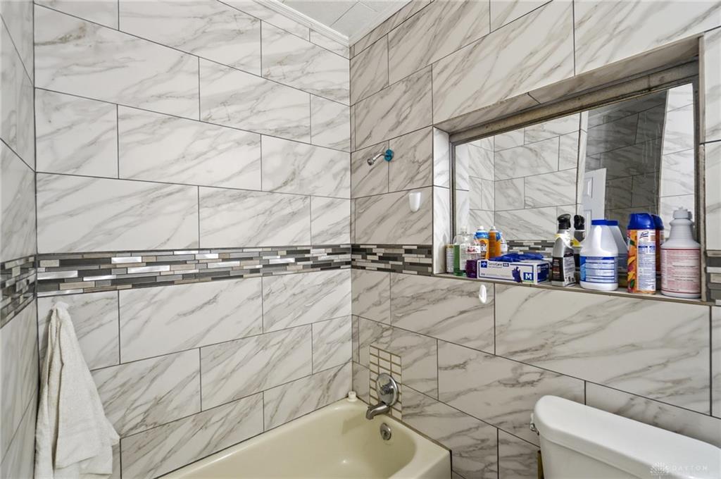 1108 Demphle Property Photo 21