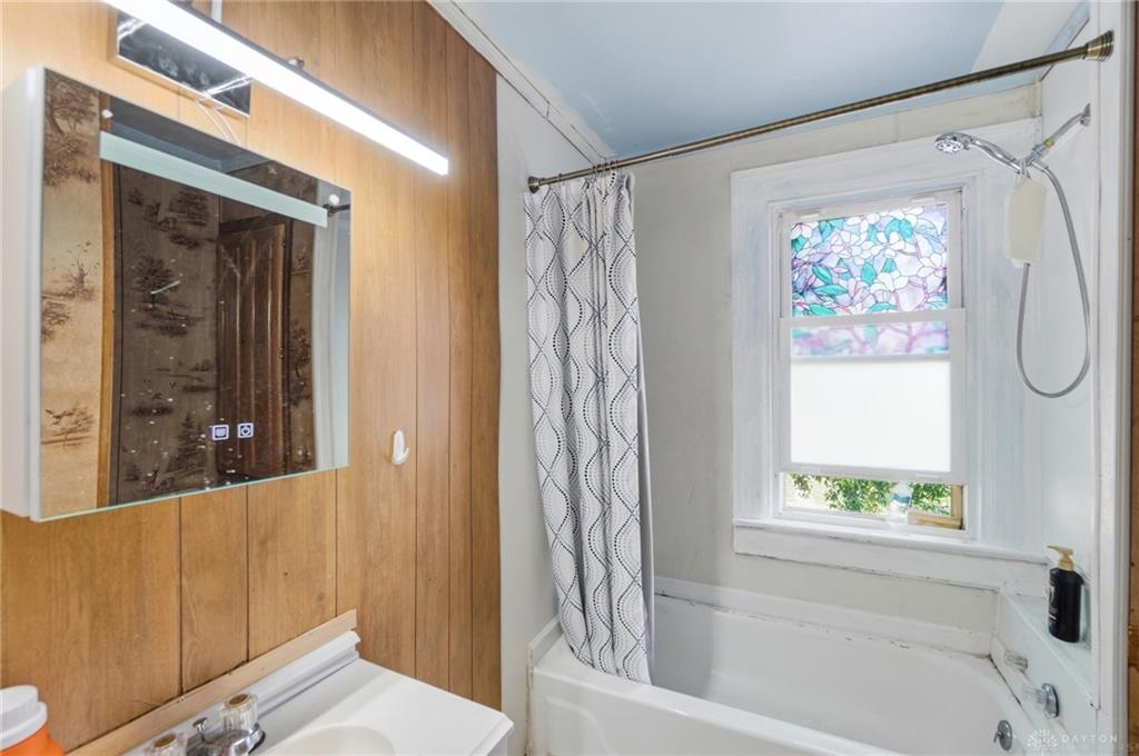 1108 Demphle Property Photo 32