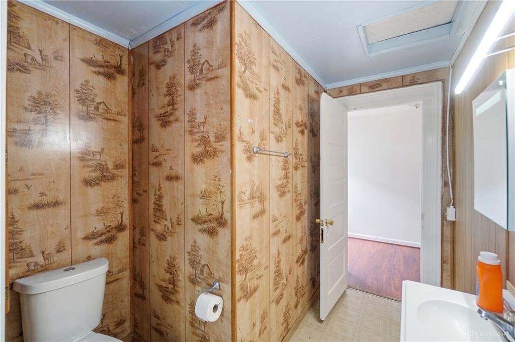 1108 Demphle Property Photo 33