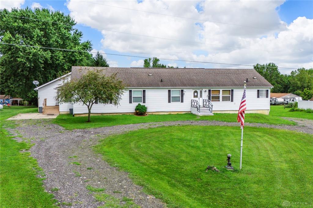 5280 Alert New London Property Photo 2