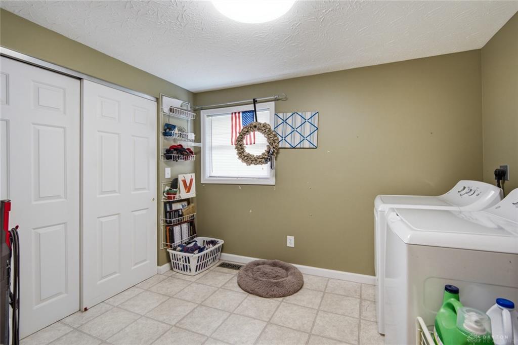 5280 Alert New London Property Photo 8