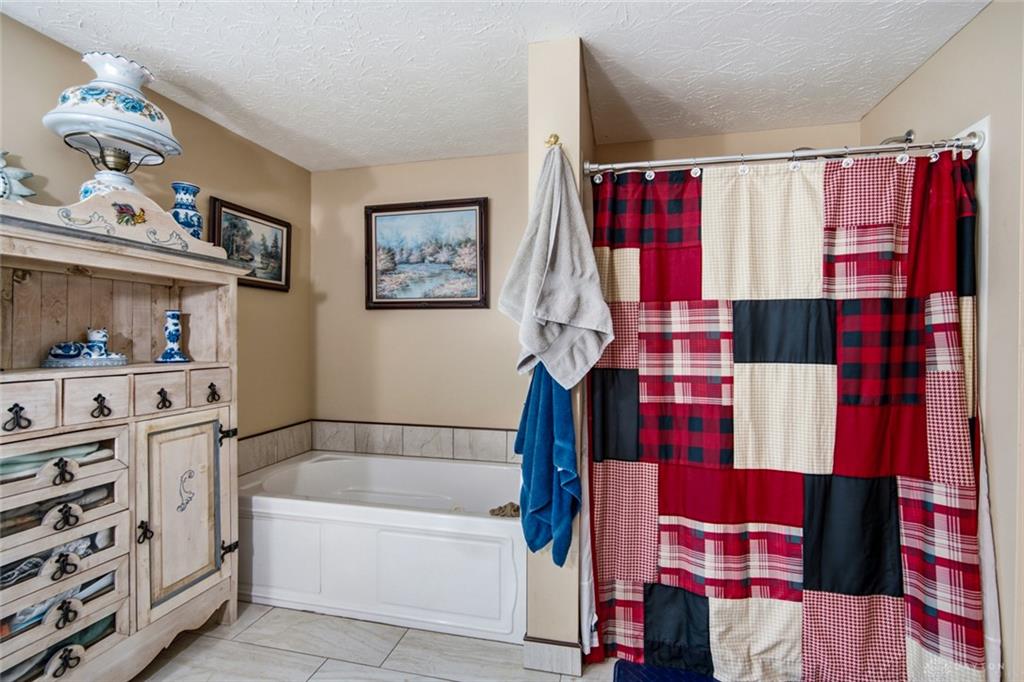 5280 Alert New London Property Photo 10