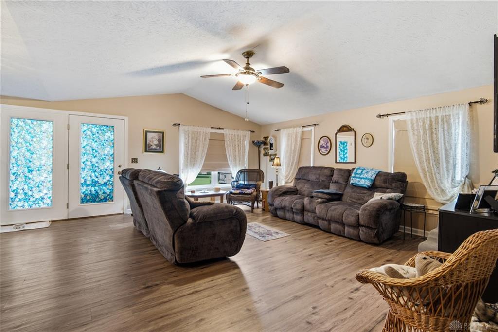 5280 Alert New London Property Photo 11