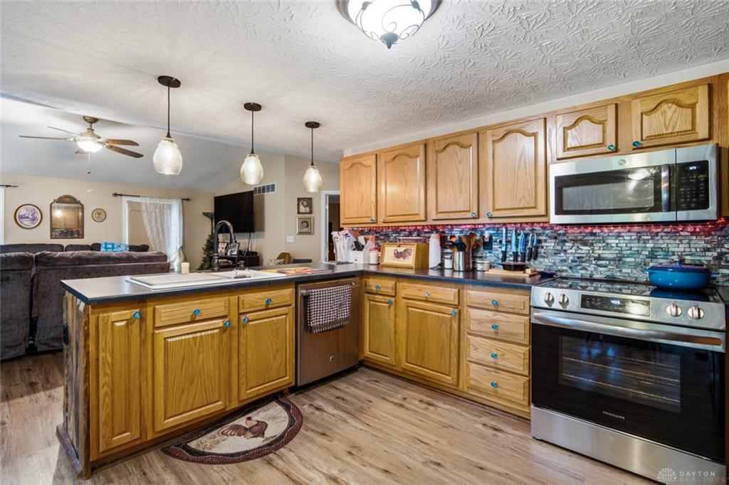 5280 Alert New London Property Photo 14