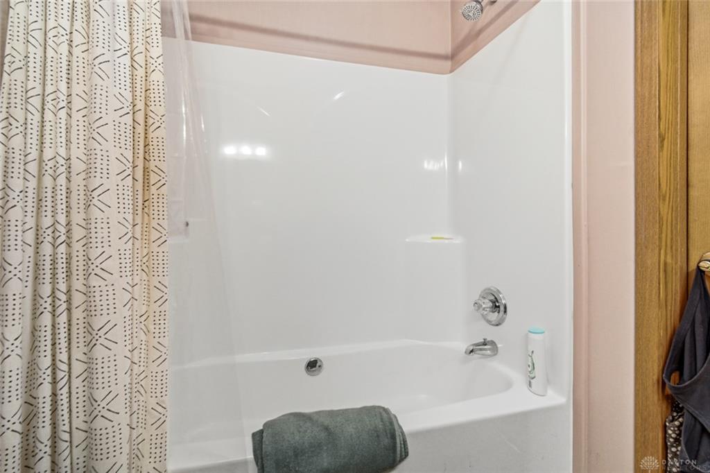5280 Alert New London Property Photo 38