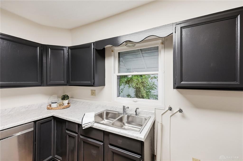 733 Mavor Property Photo 10