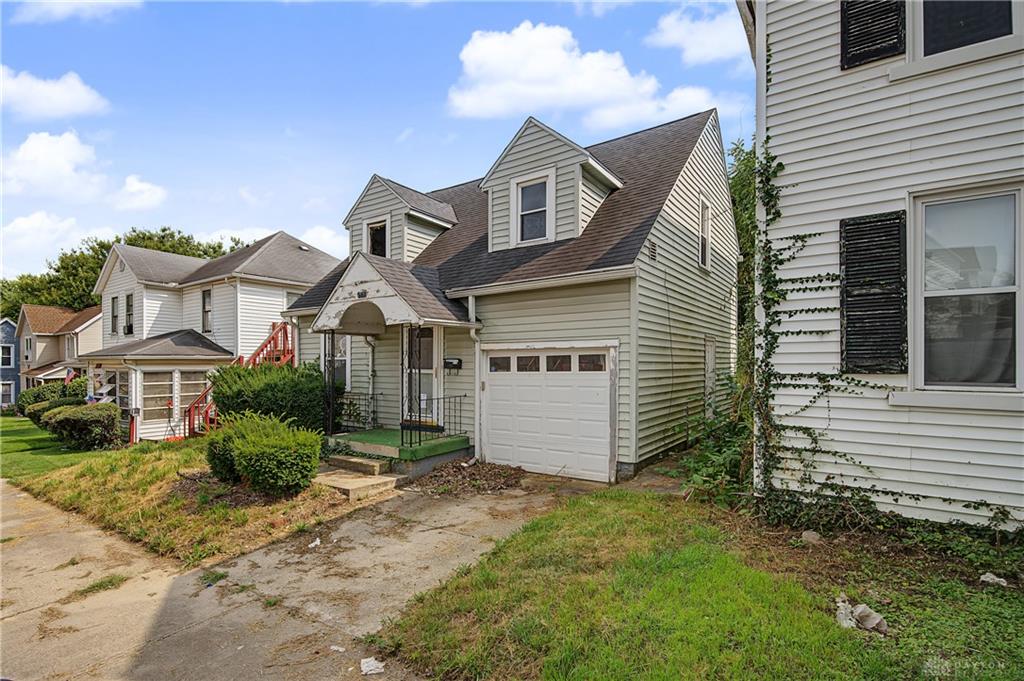 1575 Highland Property Photo 1