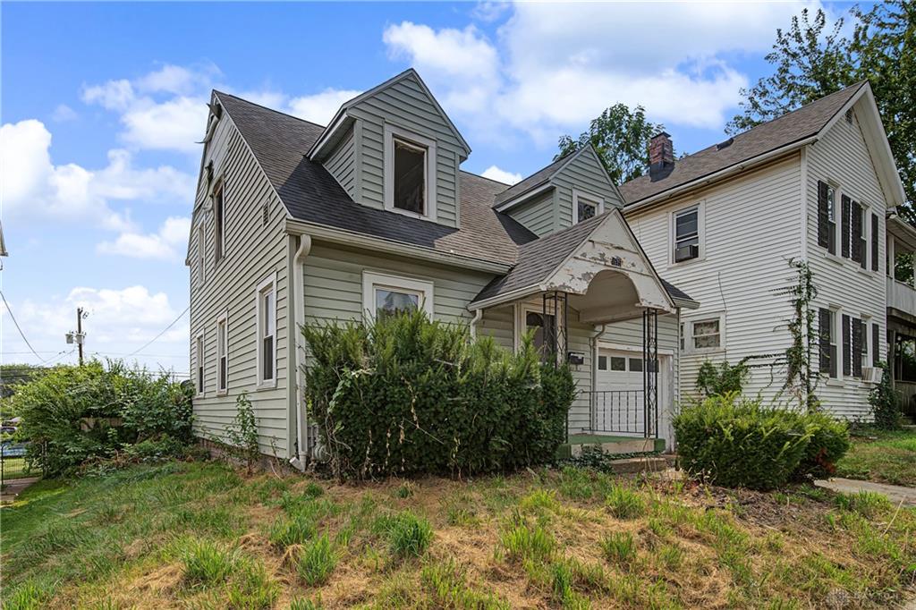 1575 Highland Property Photo 3