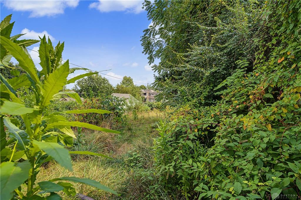 1575 Highland Property Photo 4