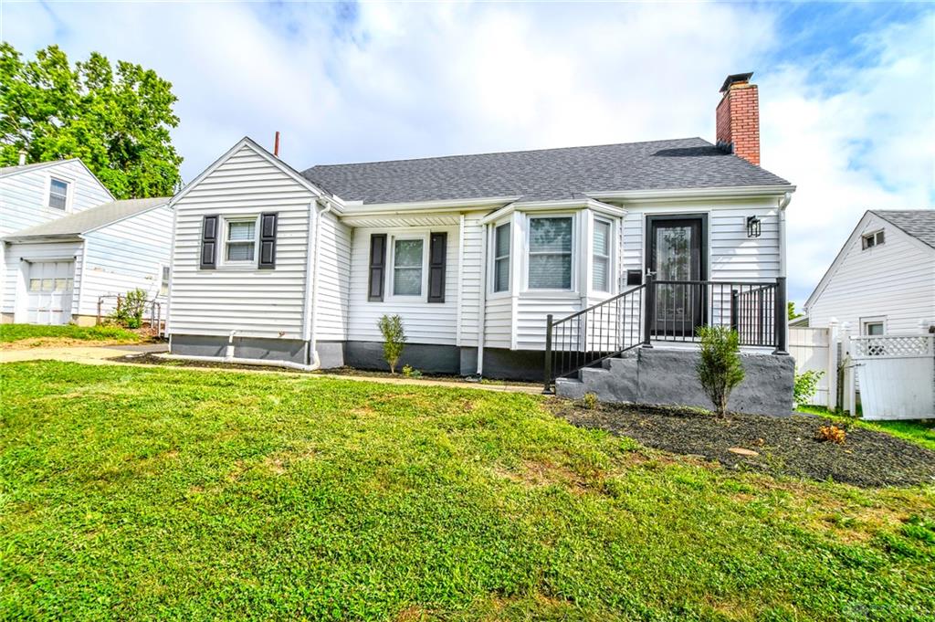 4227 Oakridge Property Photo 4