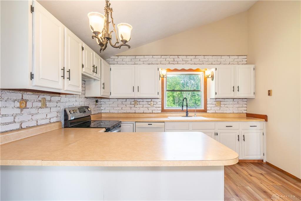 9901 Ballentine Property Photo 6