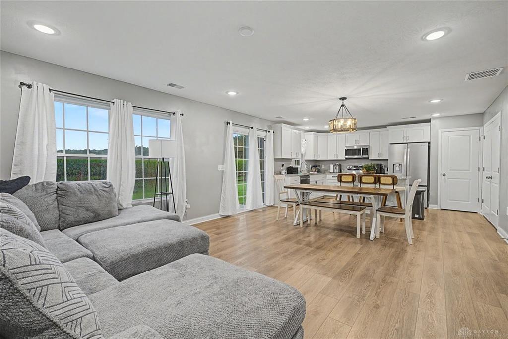 127 Pebble Stone Property Photo 14