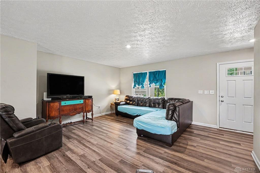 5737 Alpine Heights Property Photo 4
