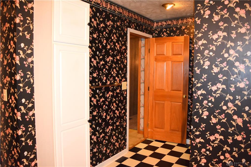 1018 W North Property Photo 31
