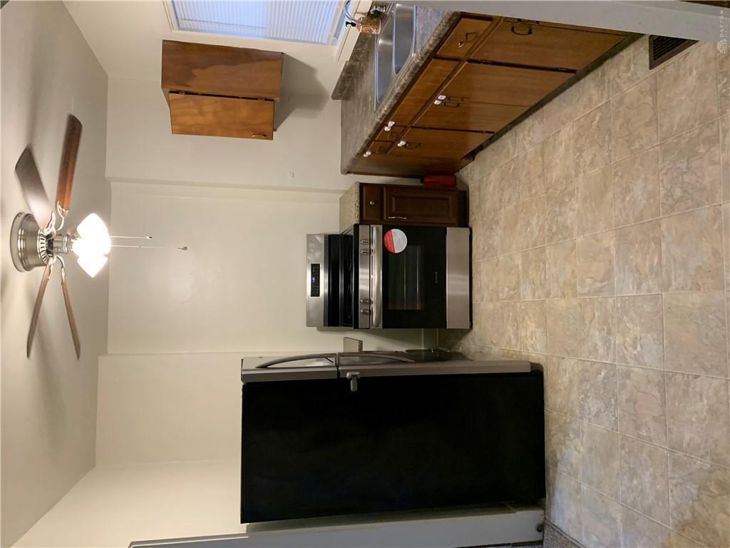 1107 Highland Property Photo 8