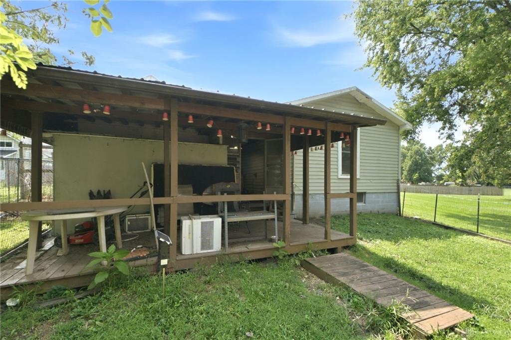 1914 Winona Property Photo 9