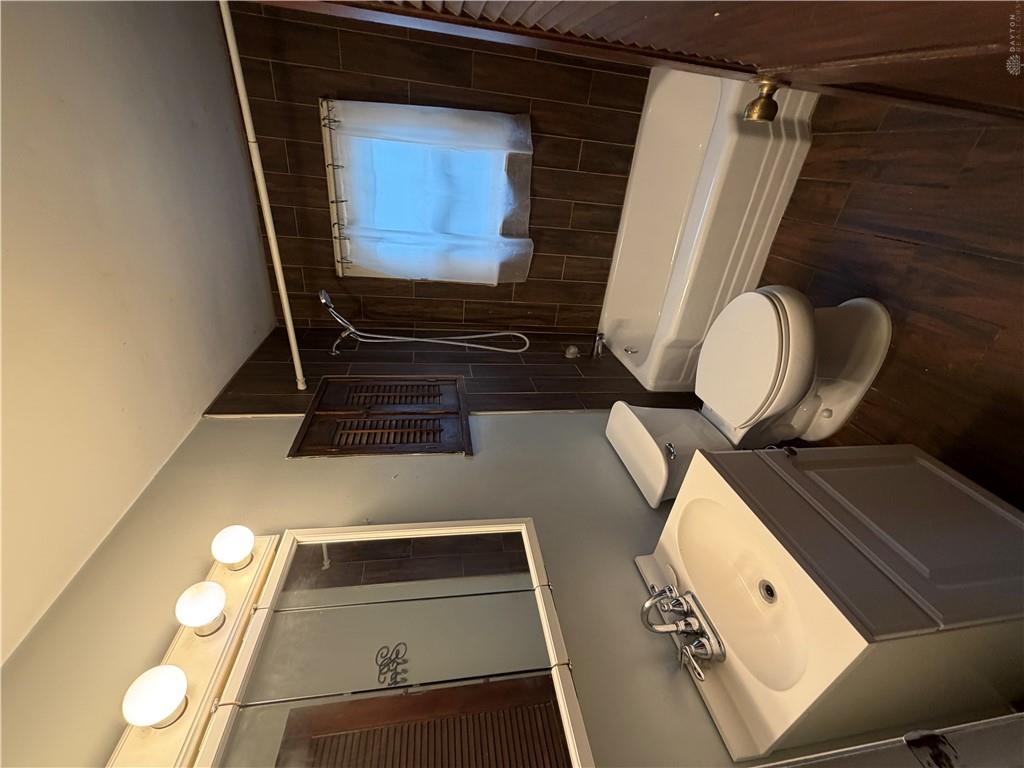 24 Hudson Property Photo 12