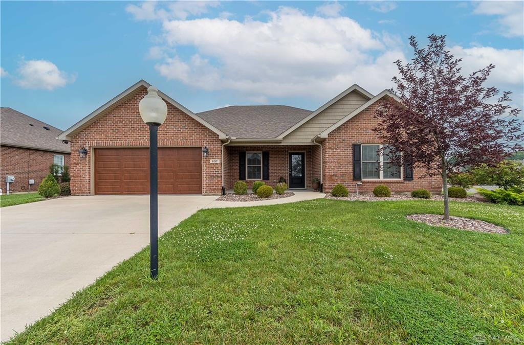 607 W Bentley Property Photo 1