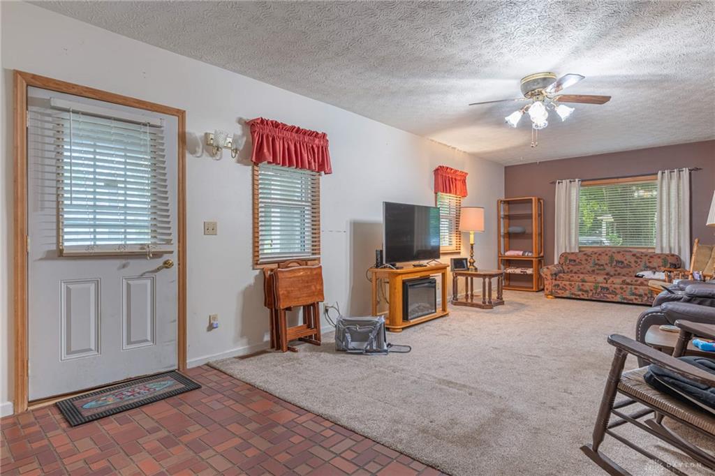 7570 Troy Property Photo 9
