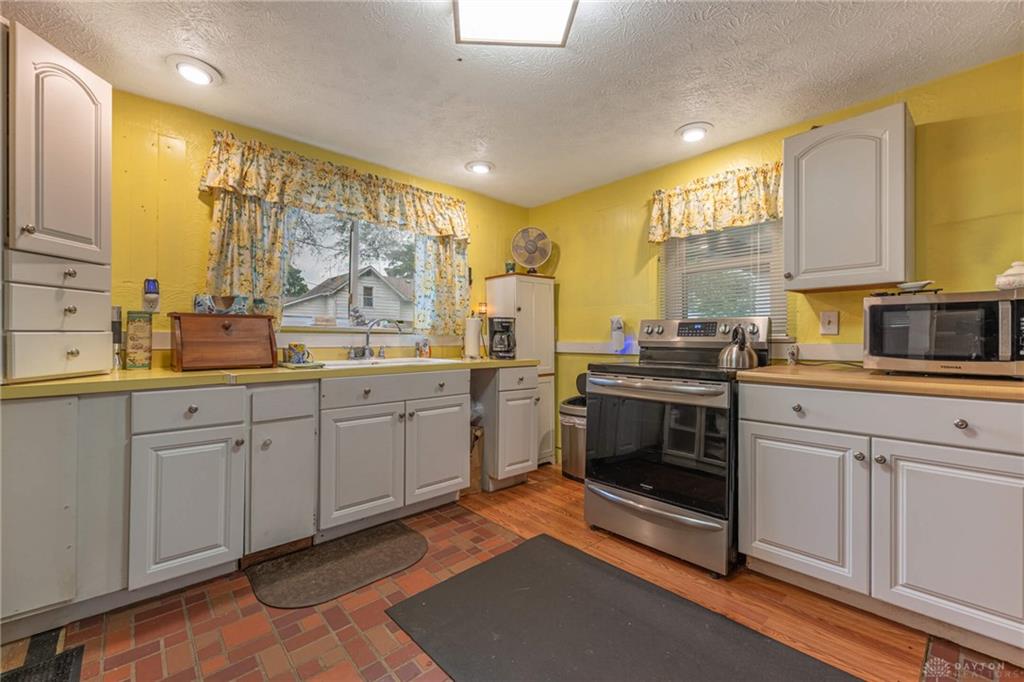 7570 Troy Property Photo 17