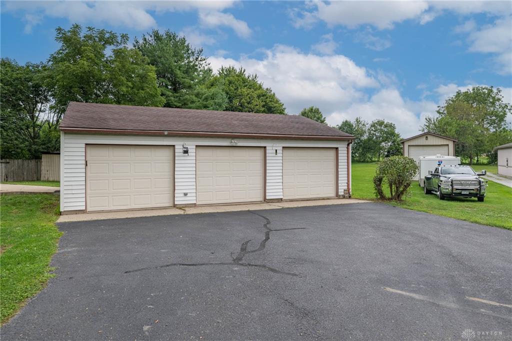 7570 Troy Property Photo 37