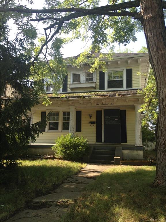 104 E Beechwood Property Photo 1