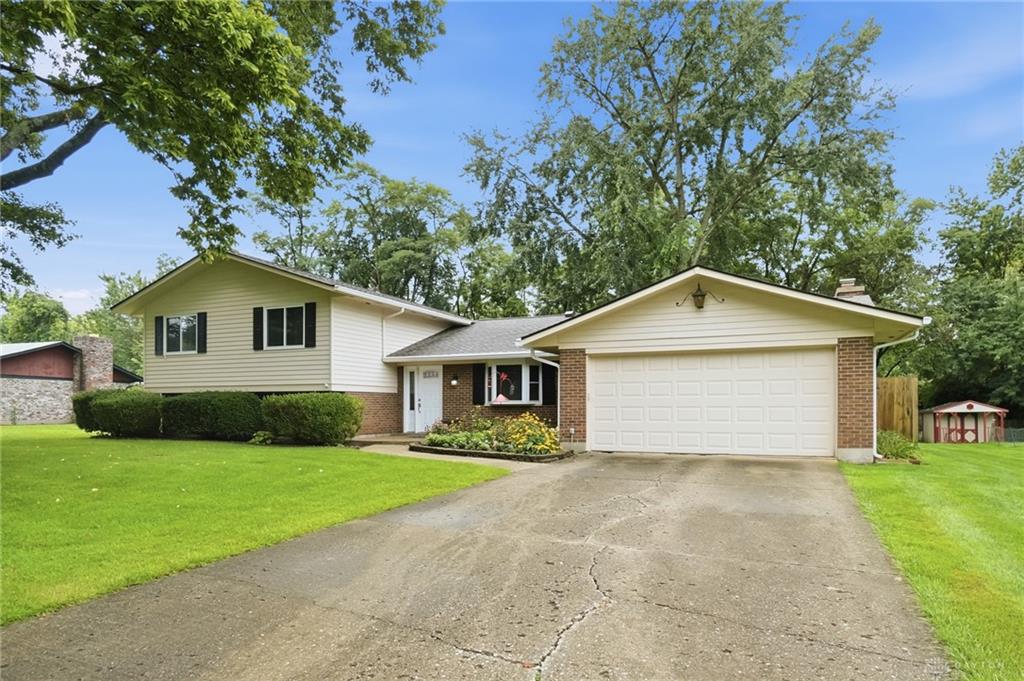 8919 Deep Forest Property Photo 2