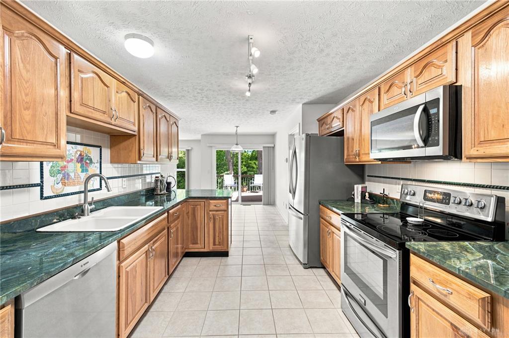 320 Gatehouse Property Photo 8