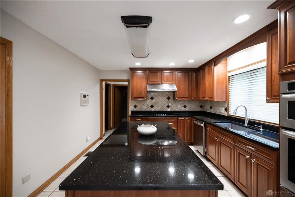 3131 Imperial Property Photo 17