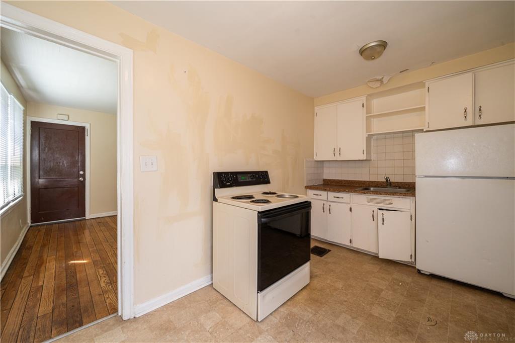 345 E Bruce Property Photo 5