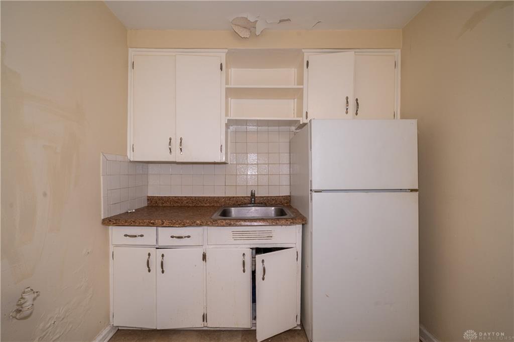 345 E Bruce Property Photo 6