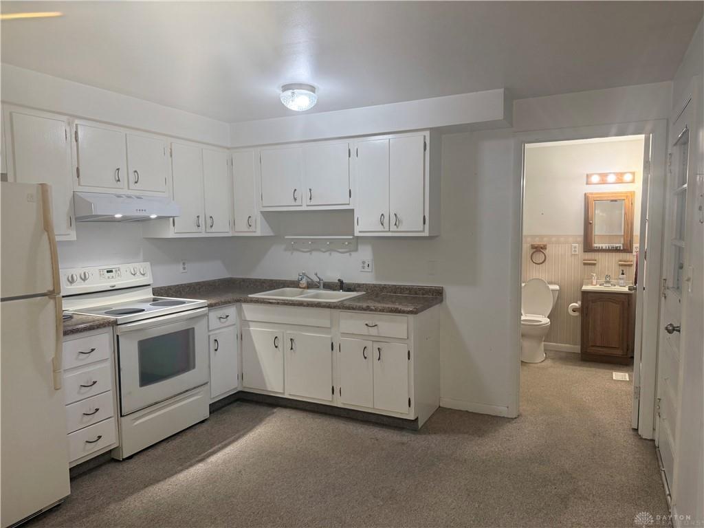 1077 Bosco Property Photo 9