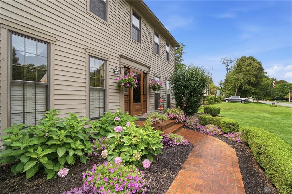 2360 Seneca Property Photo 7