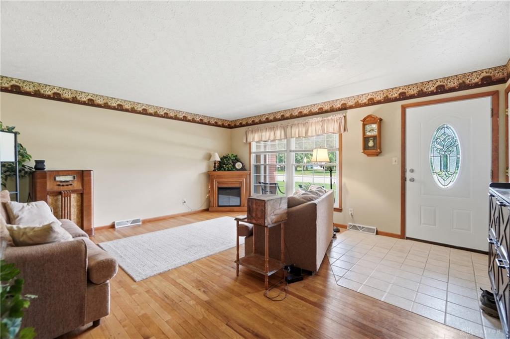 101 Clifton Property Photo 7