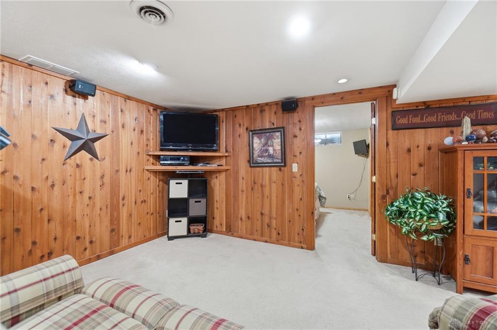 101 Clifton Property Photo 43