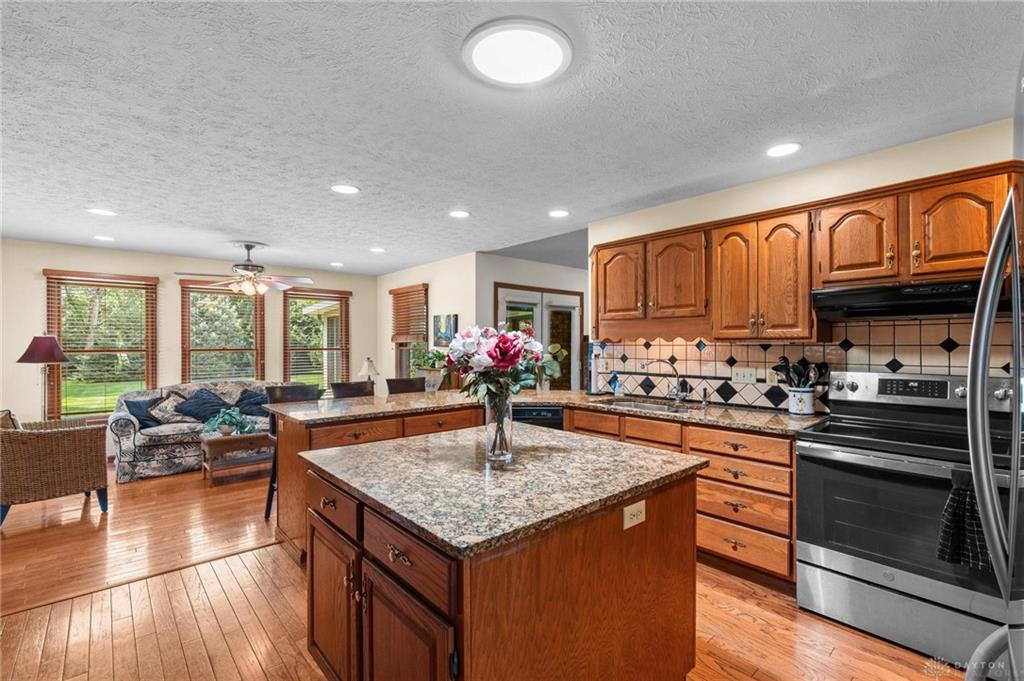 8495 Highmount Property Photo 12