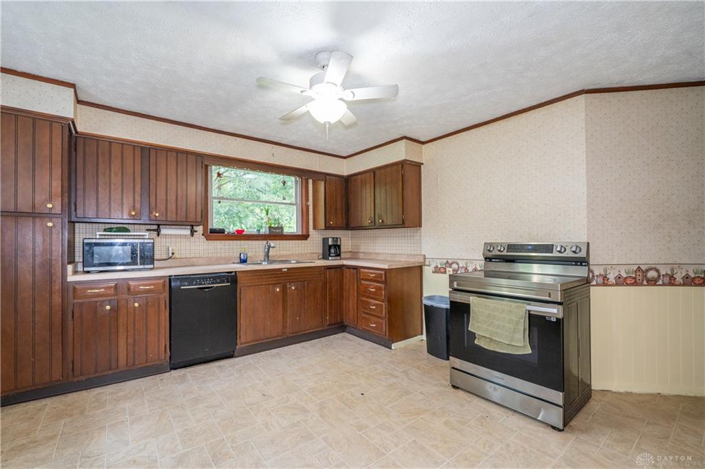 420 Grange Hall Property Photo 14