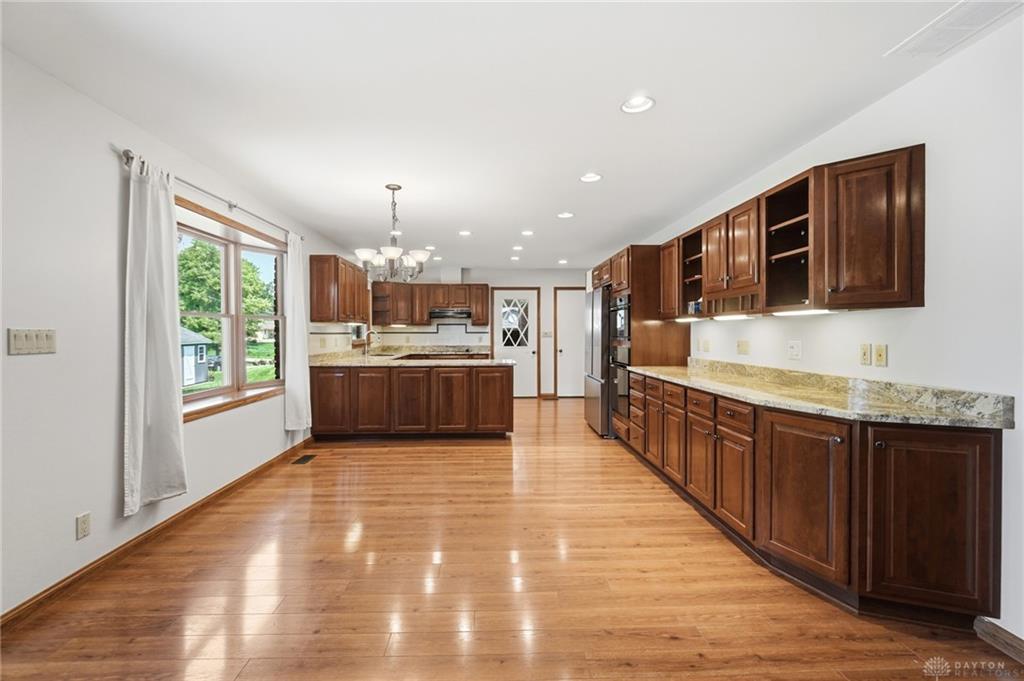 6621 Statesboro Property Photo 3